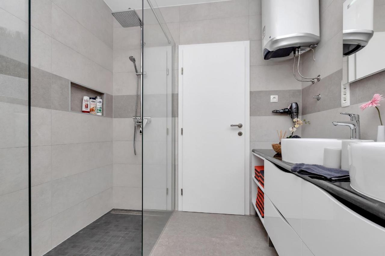Luxury Apartment Sidro With Free Beach Parking Makarska Bagian luar foto