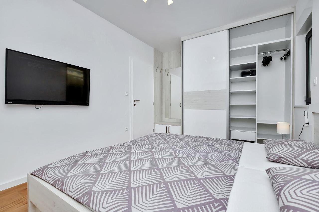 Luxury Apartment Sidro With Free Beach Parking Makarska Bagian luar foto