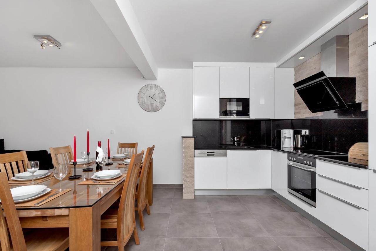 Luxury Apartment Sidro With Free Beach Parking Makarska Bagian luar foto